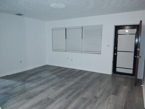 3055 NW 212th St in Miami Gardens, FL - Building Photo - Building Photo