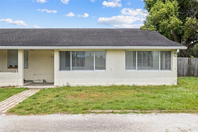 2196 Bell Cheer Dr in Clearwater, FL - Building Photo - Building Photo