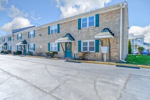 901 Leisure Square in Virginia Beach, VA - Building Photo