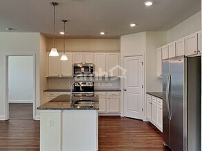 306 Crestrun Loop in Leesburg, FL - Foto de edificio - Building Photo