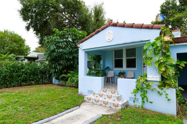 530 NW 46th St in Miami, FL - Building Photo - Building Photo