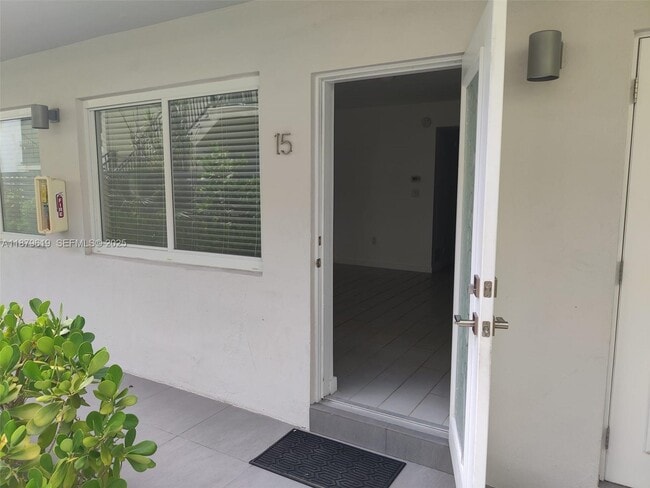 740 Meridian Ave in Miami Beach, FL - Building Photo - Building Photo