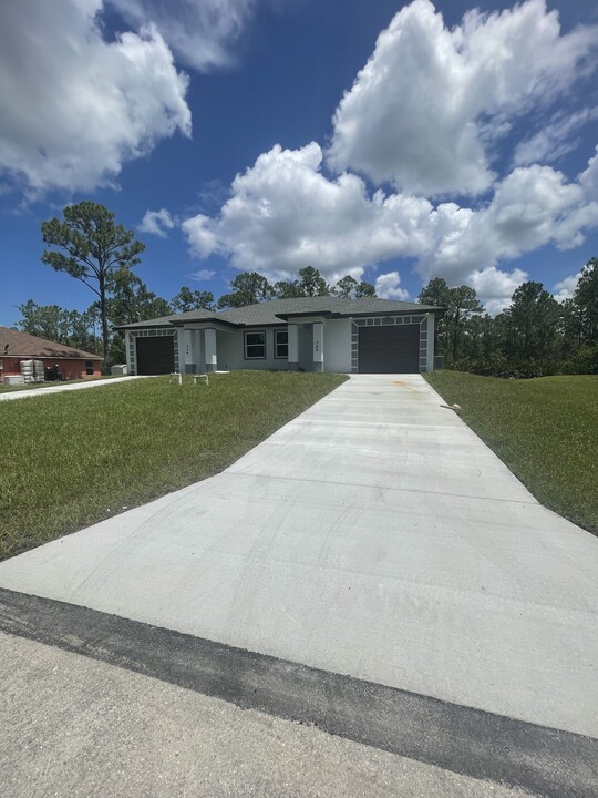 344 Rockland St in Lehigh Acres, FL - Building Photo