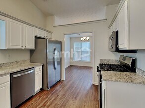 2123 Yarbrough Way in Dacula, GA - Foto de edificio - Building Photo