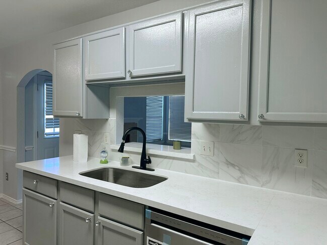 property at 15522 Baxter Ave