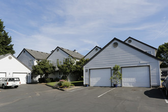 Stockbridge in Milwaukie, OR - Building Photo - Building Photo