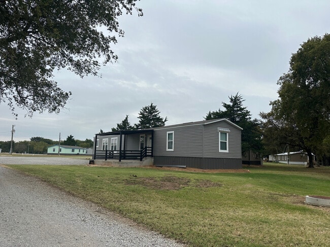 property at 5565 Bermuda Dr