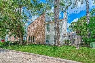17805 Villa Way Dr in Spring, TX - Building Photo - Building Photo
