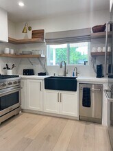 1114 Buena Vista Way in Carlsbad, CA - Building Photo - Building Photo