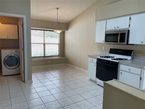 1212 Crimson Clover Ln in Zephyrhills, FL - Building Photo - Building Photo