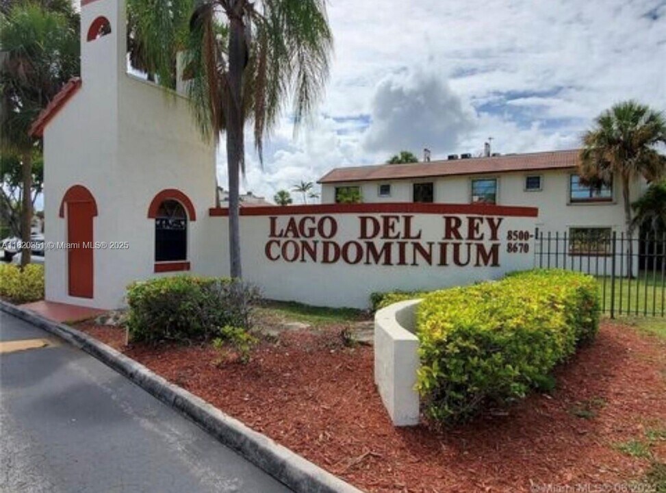 8610 SW 149th Ave in Miami, FL - Building Photo