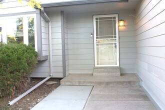 7994 S Field St in Littleton, CO - Building Photo - Building Photo