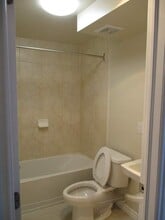 844 Queen St E in Sault Ste Marie, ON - Building Photo - Building Photo