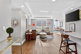 215 Piedmont Ave NE, Unit 506 in Atlanta, GA - Building Photo