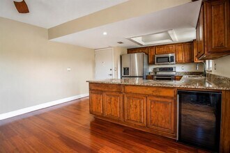 8804 Bay Pointe Dr in Tampa, FL - Building Photo - Building Photo