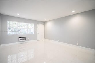 320 84th St in Miami Beach, FL - Building Photo - Building Photo