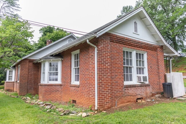 property at 700 W Union St