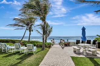 1069 Hillsboro Mile in Hillsboro Beach, FL - Building Photo - Building Photo