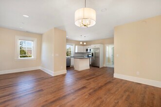41 Arlington Ave, Unit Apt. B in Providence, RI - Building Photo - Building Photo