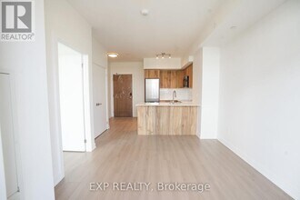 25 Wellington St S in Kitchener, ON - Building Photo - Building Photo