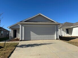 4033 Equestrian Dr in Aubrey, TX - Building Photo