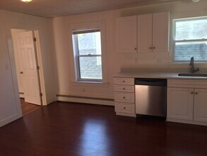 664 Humphrey St in Swampscott, MA - Building Photo - Building Photo