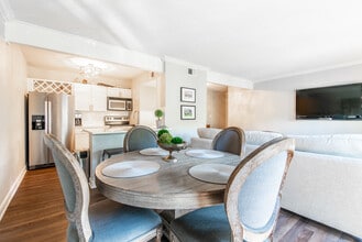 4727 Jarboe St in Kansas City, MO - Foto de edificio - Building Photo