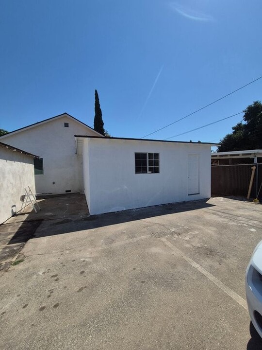 738 W Carlton St in Ontario, CA - Foto de edificio