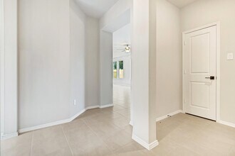 31034 Regal Elm Ln in Conroe, TX - Foto de edificio - Building Photo