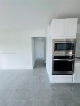 912 NE 2nd Ct in Hallandale Beach, FL - Building Photo - Building Photo