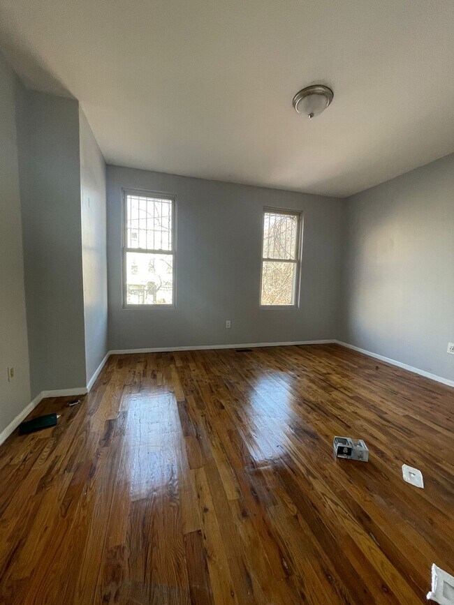290 Forrest St in Jersey City, NJ - Building Photo - Building Photo