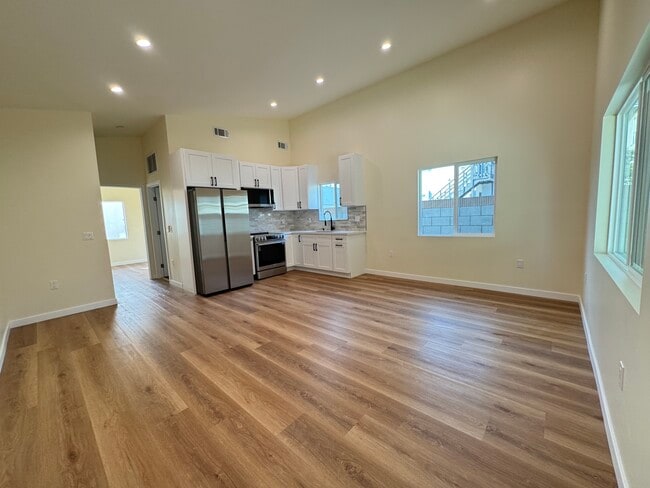 property at 815 Arden Ave