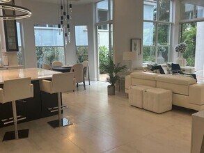 127 Sunset Cove Ln in Palm Beach Gardens, FL - Building Photo - Building Photo