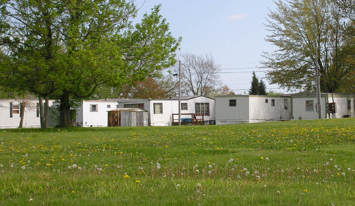 Lee St in Shelby, OH - Building Photo