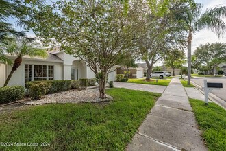 1216 Foxridge Pl in Melbourne, FL - Foto de edificio - Building Photo
