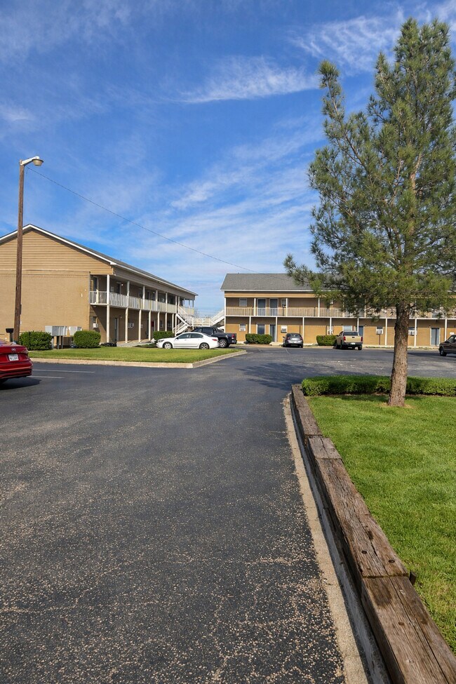 Blue Sky Ranch in Big Spring, TX - Building Photo - Building Photo