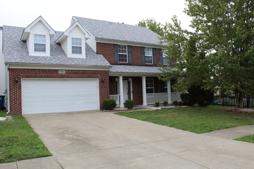 10945 Symington Cir in Louisville, KY - Building Photo