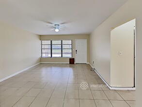 526 Foresteria Dr in West Palm Beach, FL - Building Photo - Building Photo