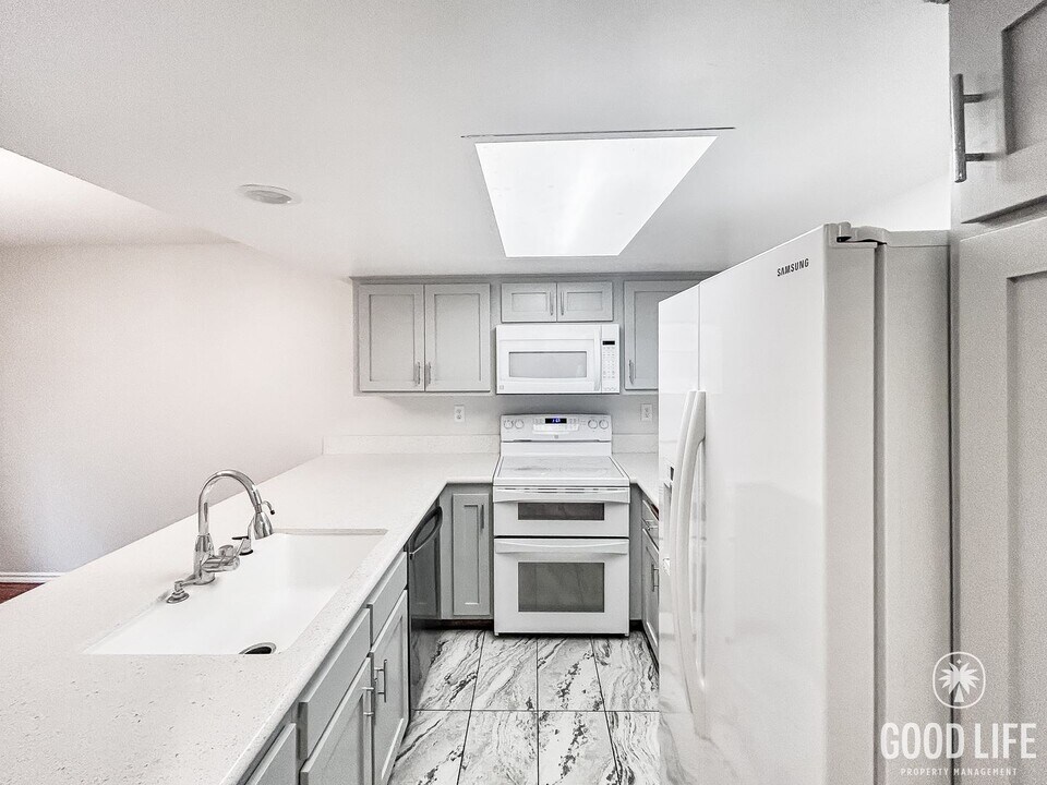 5742 Mildred St in San Diego, CA - Building Photo