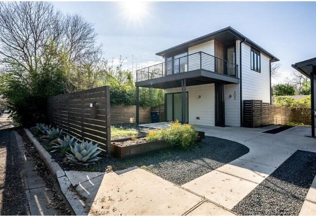 property at 203 E 46th St