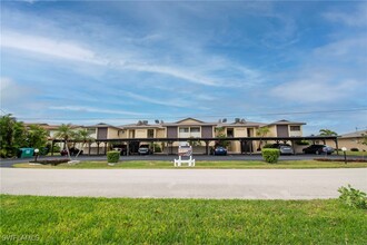 3612 SE 12th Ave in Cape Coral, FL - Building Photo - Building Photo