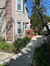 314 N Kenwood St, Unit 314 in Burbank, CA - Building Photo - Building Photo