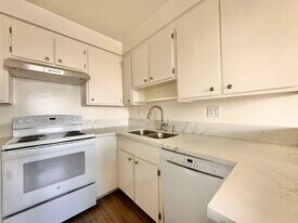 1226 Larrabee St in West Hollywood, CA - Building Photo