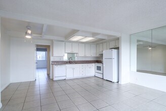 717 Ocean View Dr in Port Hueneme, CA - Building Photo - Building Photo