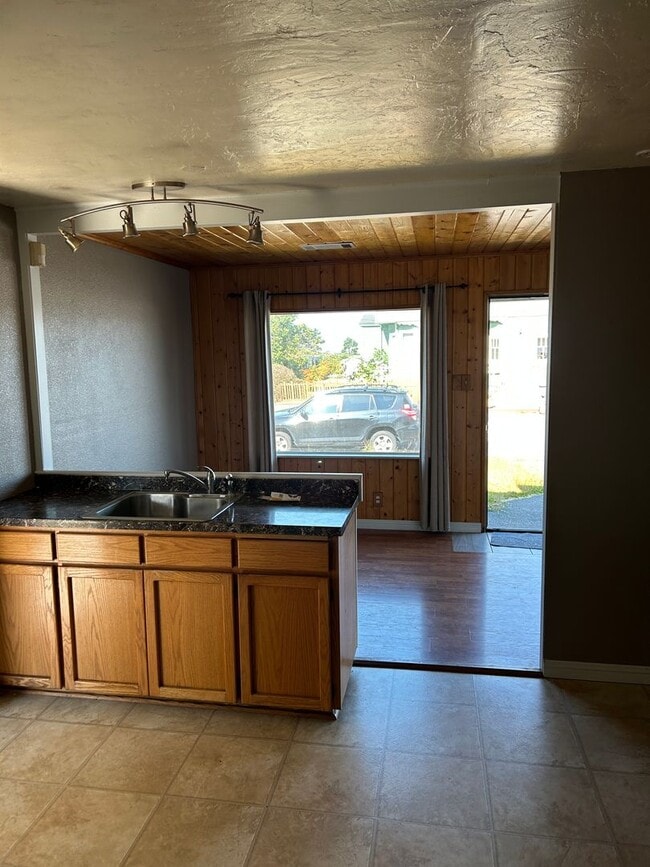 3503 Spring St in Eureka, CA - Building Photo - Building Photo