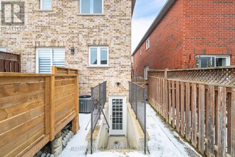 1122 Hickory Hollow Glen in Mississauga, ON - Building Photo - Building Photo