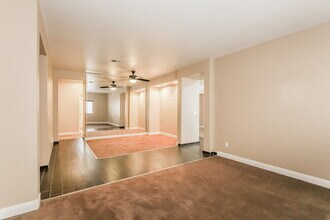105 Amethyst Stars Ave in North Las Vegas, NV - Building Photo - Building Photo