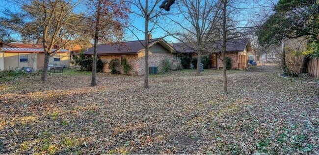 property at 712 W Main St