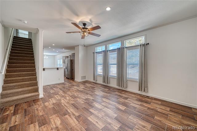 property at 904 W 6th St