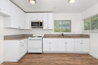 5344 Huntington Dr S, Unit 5344 in Los Angeles, CA - Building Photo - Building Photo